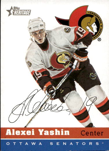 ALEXEI YASHIN 00-01 Topps Heritage (světlá spodní hrana)