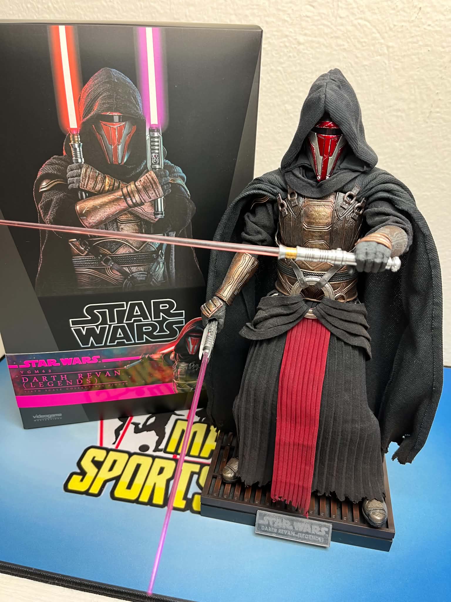 Rozbaleno: Figurka Star Wars - Darth Revan Action Figure 1/6 (Hot Toys)